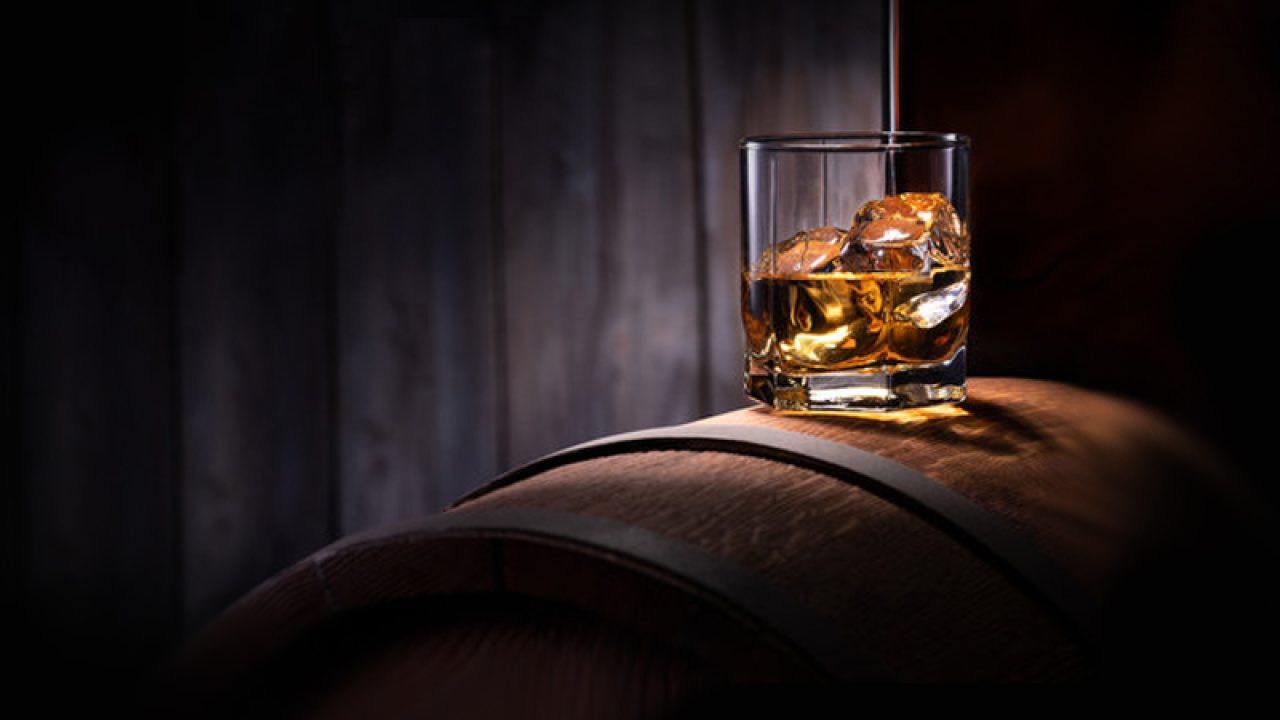 3 Whiskeys baratos – a escolha perfeita para uma ocasião informal