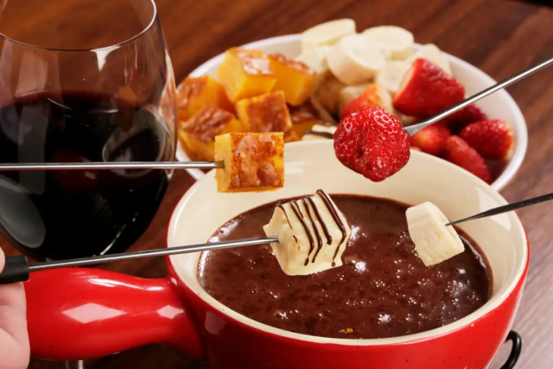 fondue de chocolate com frutas